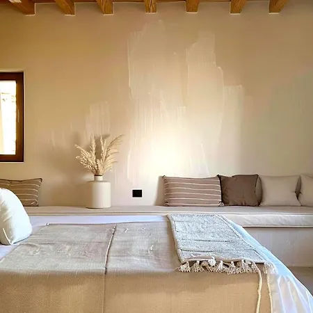 Guest For 12 Persons In Mykonos *